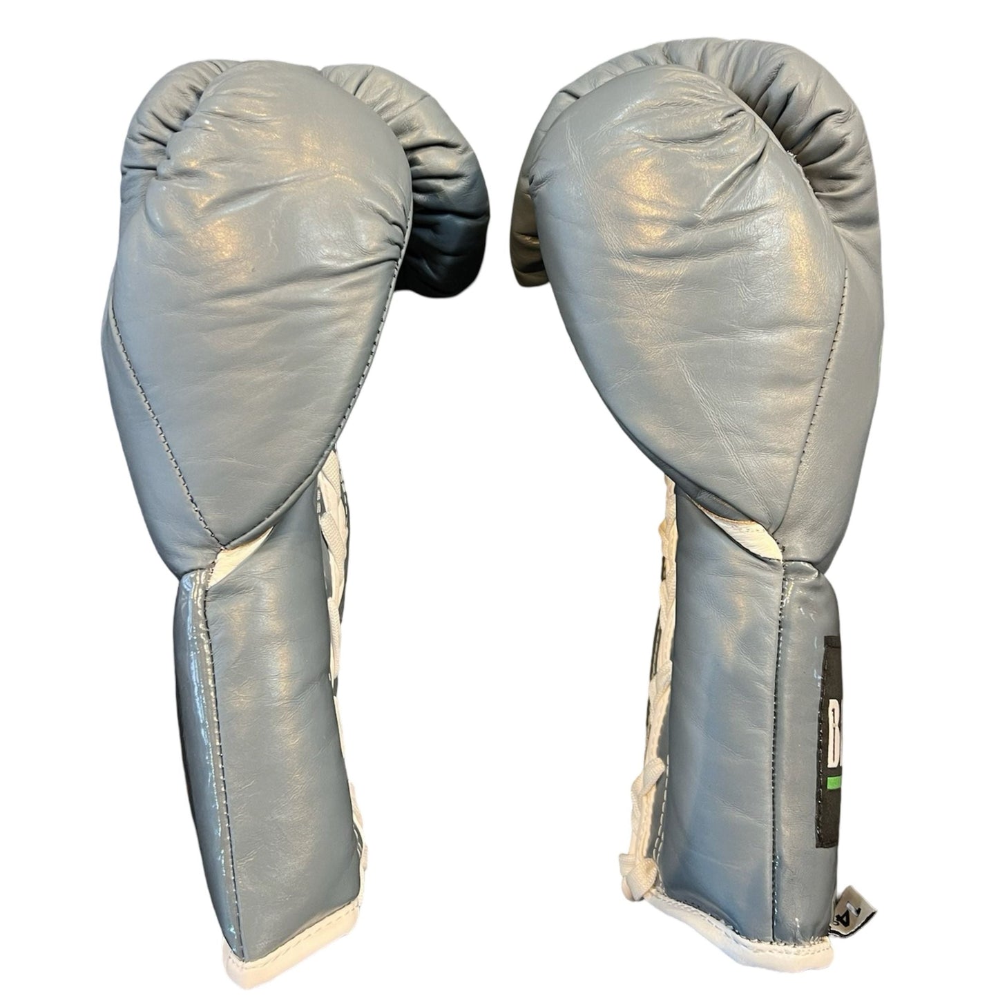 Bayoneta Boxing Gloves – Gray Lace-Up Mexican-Style Training Gloves